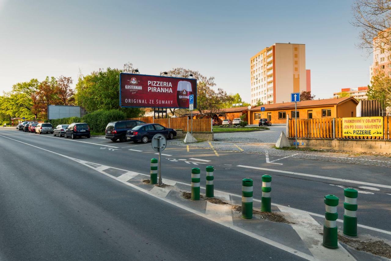 Penzion Piranha Mělník Eksteriør bilde
