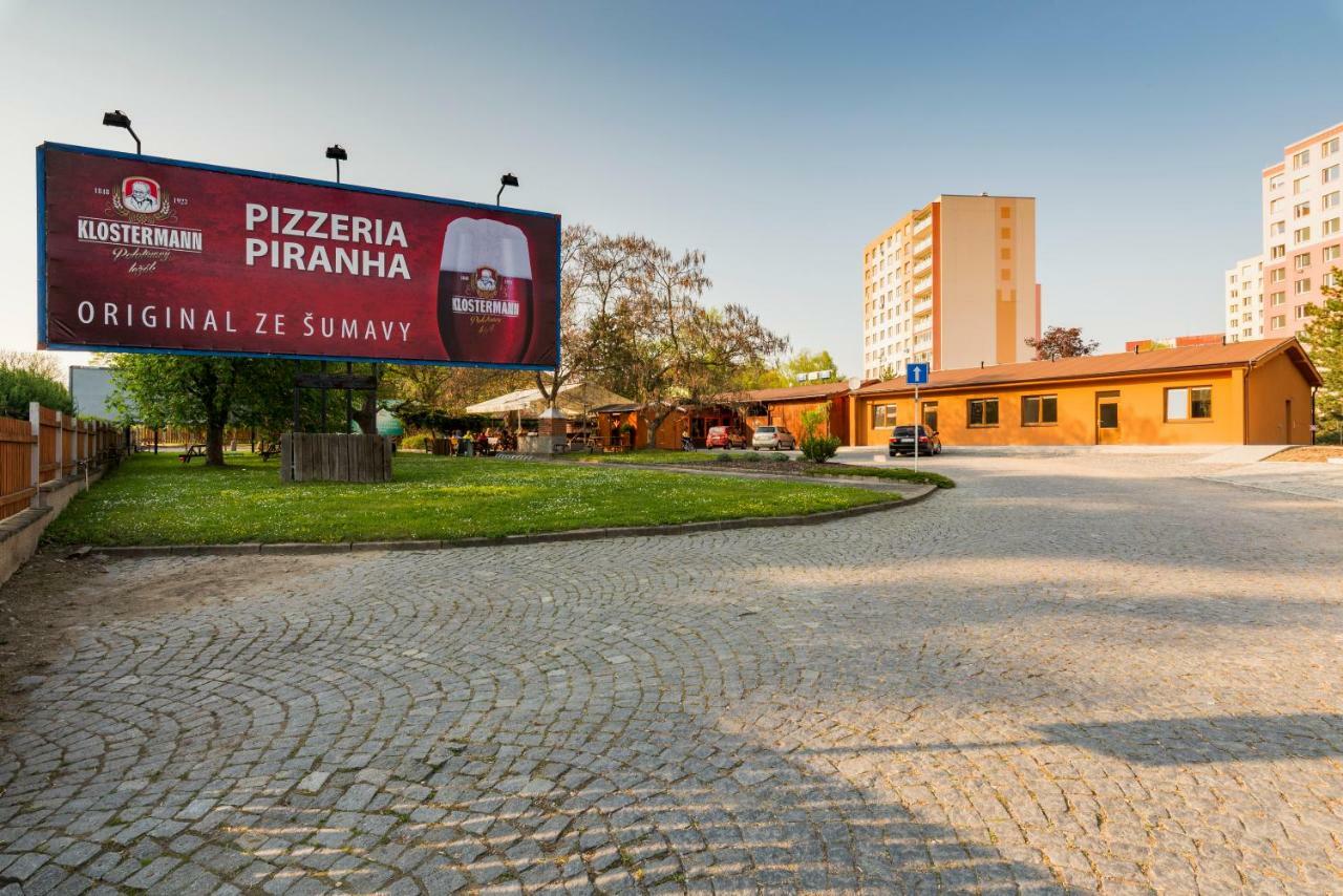 Penzion Piranha Mělník Eksteriør bilde