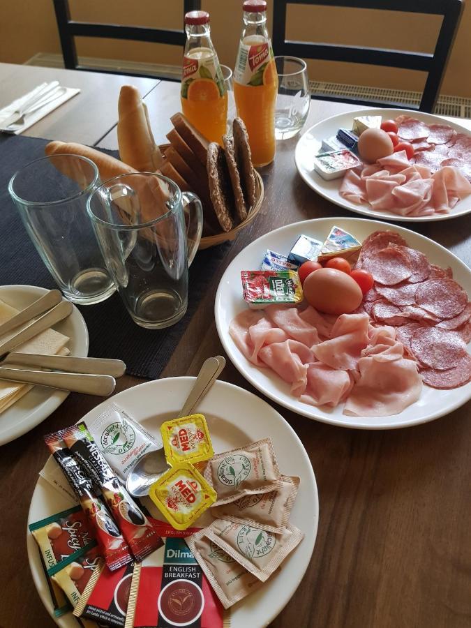 Penzion Piranha Mělník Eksteriør bilde